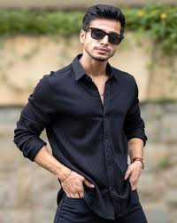 Men Regular Fit Spread-Collar Shirt